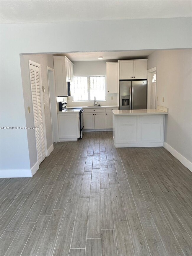 Foto del edificio - 4495 SW 1st St