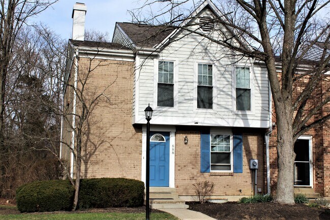 Building Photo - 888 Woodlyn Dr S