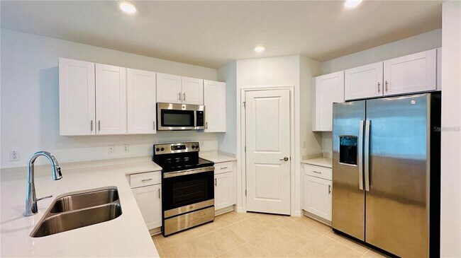 Building Photo - 2627 Fernleaf St