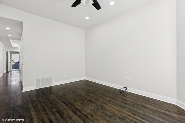 Foto del edificio - 2234 W Medill Ave