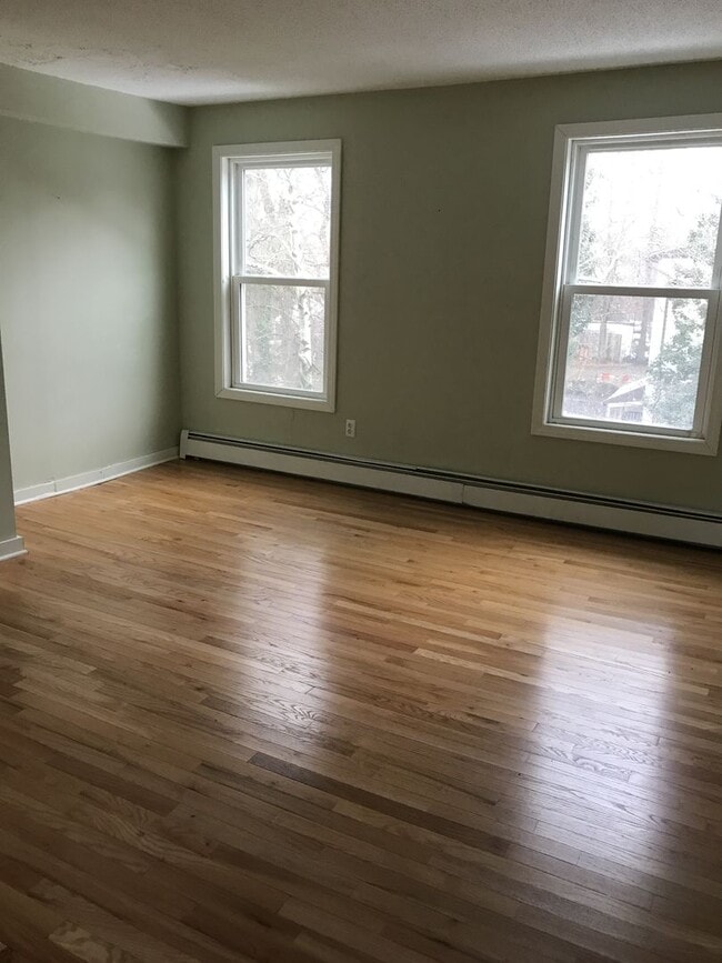 Building Photo - 30 Nash St