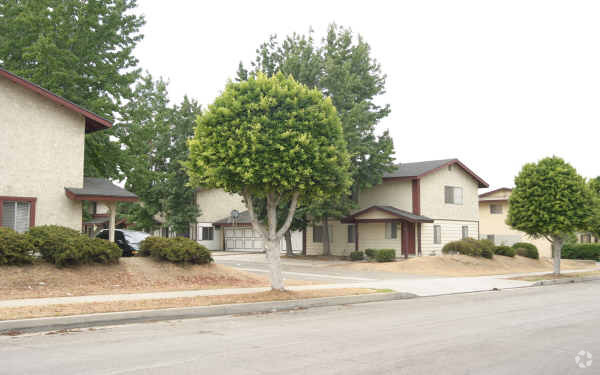 Primary Photo - 600-618 Claraday St