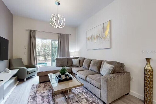 Foto del edificio - 372 Famagusta Dr