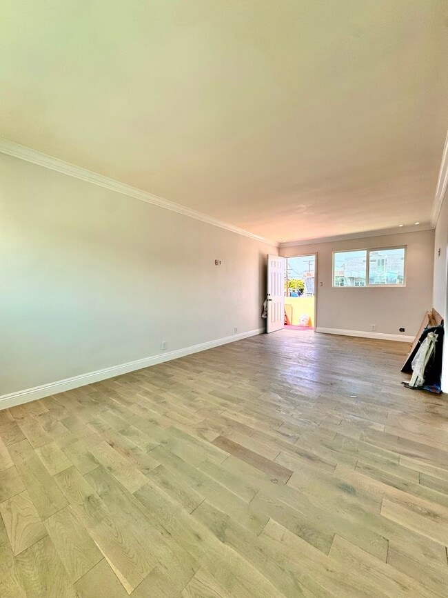 Building Photo - Limited-Time Offer for Qualified Tenants: