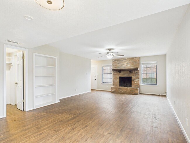 Building Photo - 107 Frederick Rd