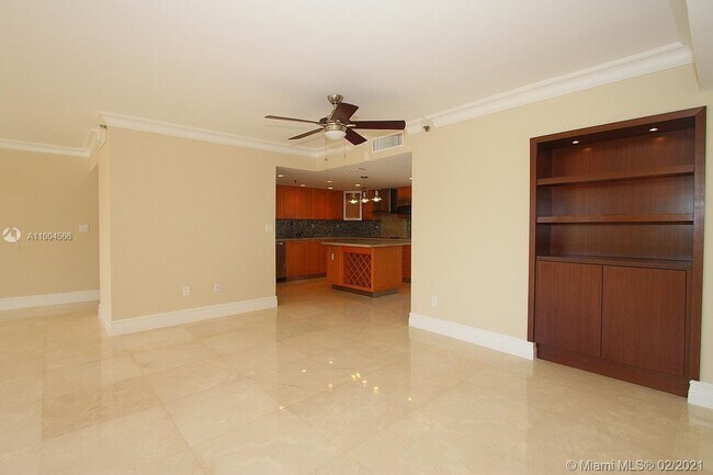 Building Photo - 650 Ocean Dr