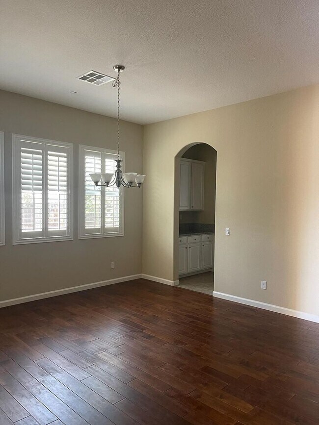 Foto del edificio - 15514 St Clement Way