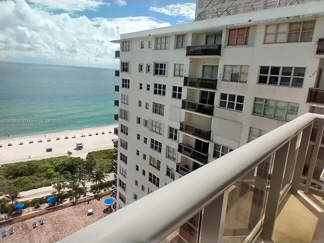 Foto del edificio - 6039 Collins Ave