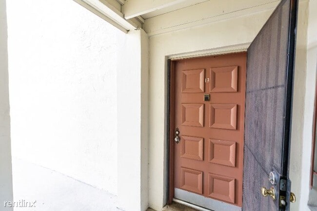 Building Photo - 3 br, 2 bath Condo - 532 Orange Dr 13 Unit 13