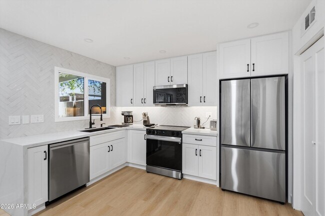 Foto del edificio - 6833 E Osborn Rd