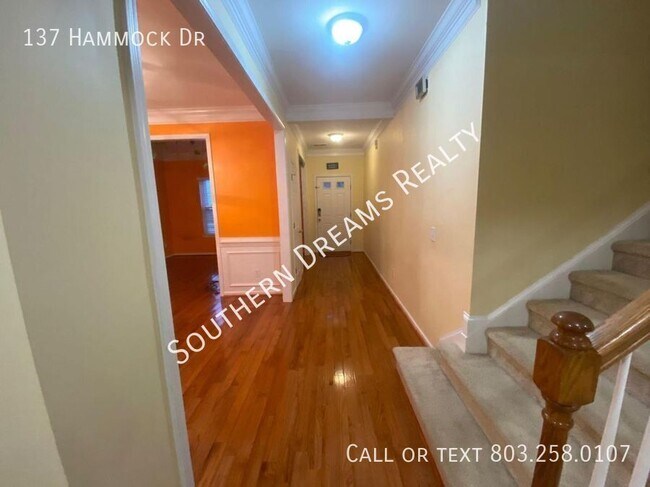 Foto del edificio - 137 Hammock Dr