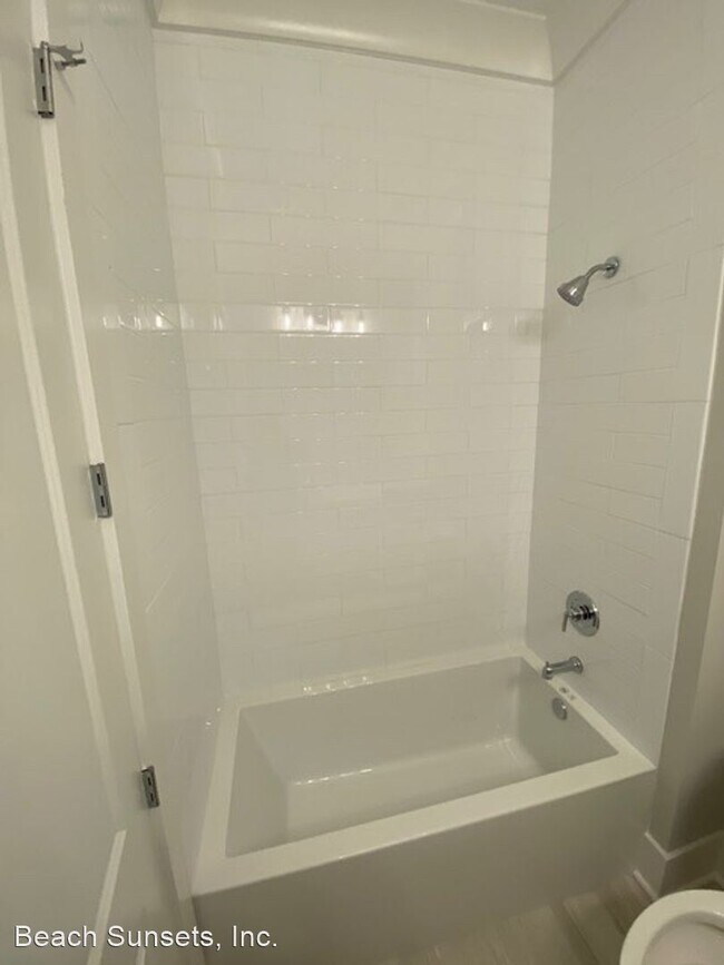 Foto del edificio - 3 br, 3.5 bath House - 14 West Chrysler Ave