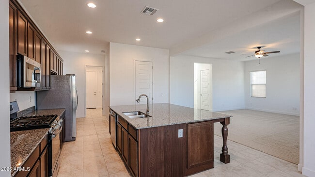 Foto del edificio - 25172 N 75th Ln