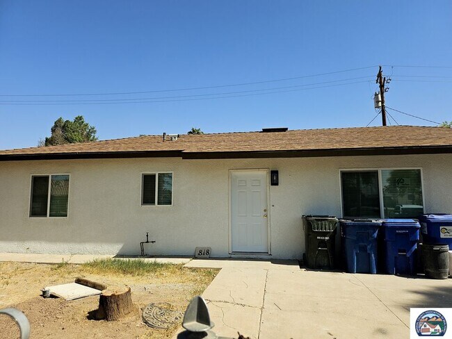 Building Photo - 818 Dool Ave