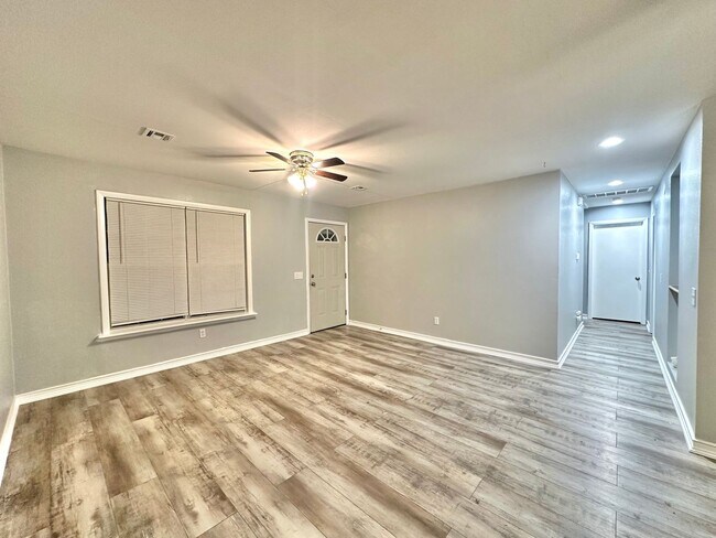 Foto del edificio - Charming 3 Beds 1 Bath-Muskogee