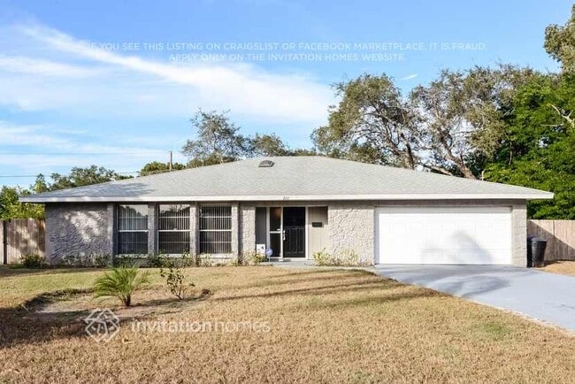 Building Photo - 2111 Almeria Way S