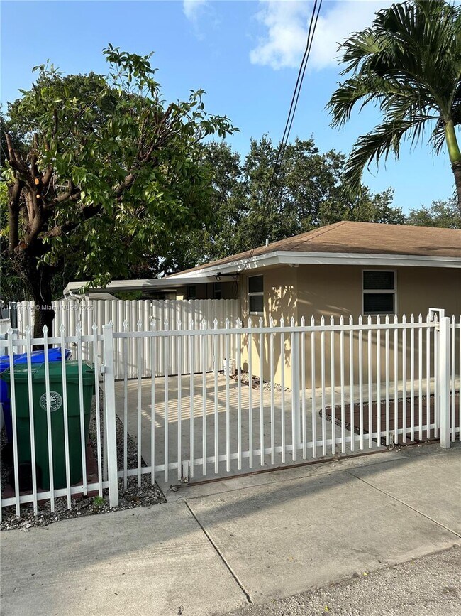 Building Photo - 2503 NW 14th St