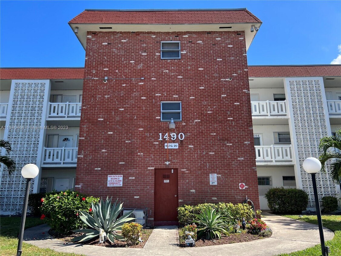 1490 NW 43rd Ave Unit 110, Lauderhill, FL 33313 Condo for Rent in
