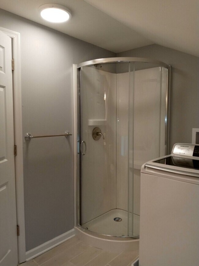 Foto del edificio - Beautiful renovated 4 beds 2 bath House in...