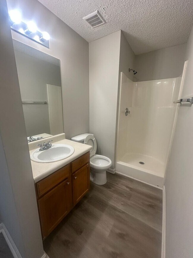 Foto del edificio - 1435 Maple Valley Ct