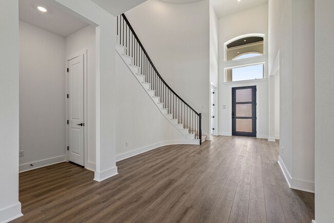 Building Photo - Spacious Two-Story Stunner in Leander