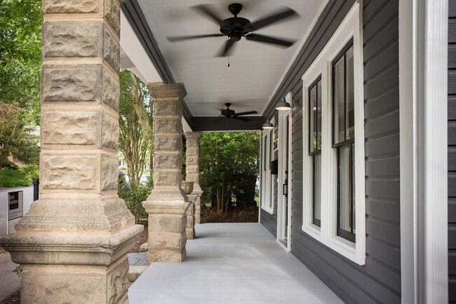 Building Photo - 2018 Englewood Ave