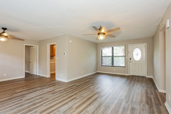 Building Photo - 8035 Naranja Dr W