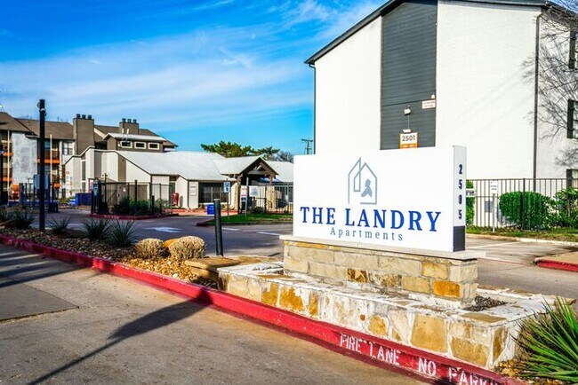 Foto del edificio - B3 | Lease Today and Receive 1 Month Free. *Restrictions Apply