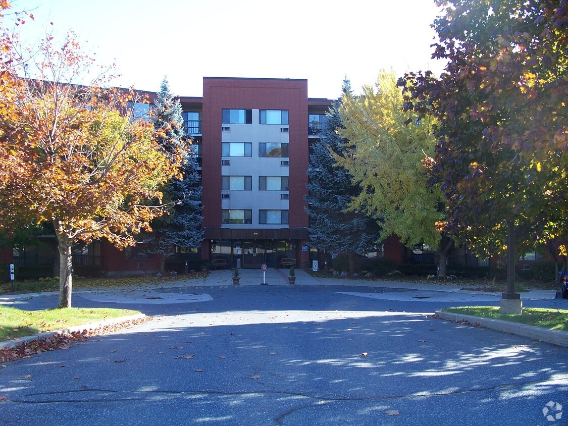 Primary Photo - Plantation Towers