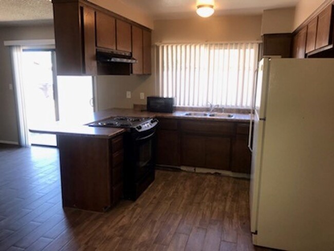 Foto del edificio - Great Tempe Location! 3 Bed 2 Bath Home wi...