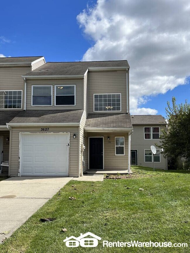 Building Photo - Fully Updated 3 Bedroom Condo in Universit...