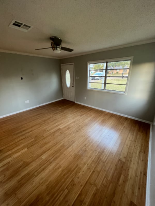 Foto del edificio - 119 Fairlane Dr