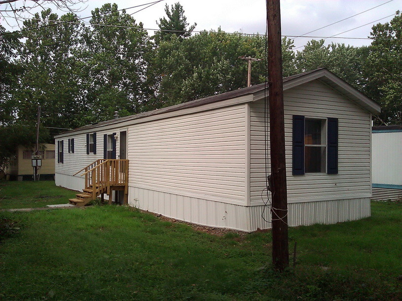 Primary Photo - 5 E Niles Rd