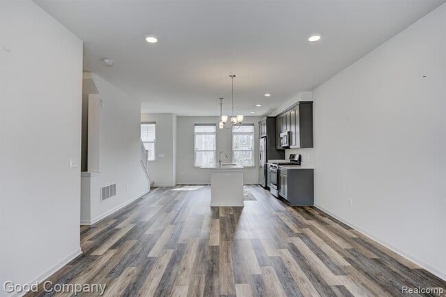 Building Photo - 2500 Normandy Rd