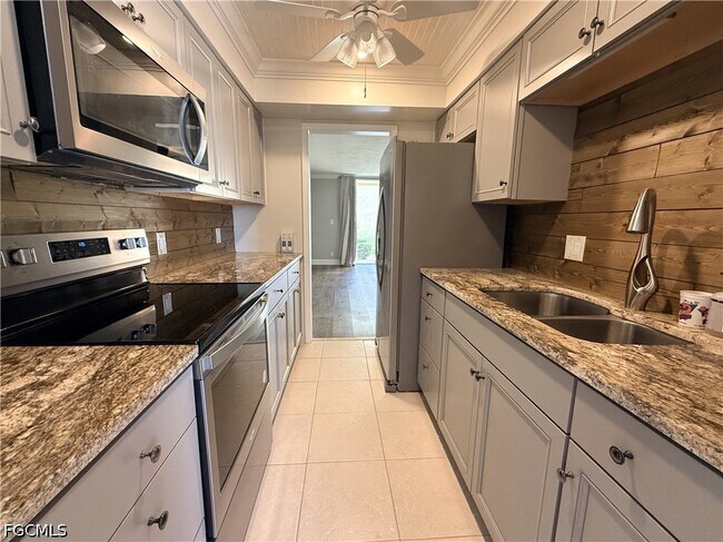 Foto del edificio - 1608 SE 28th Terrace