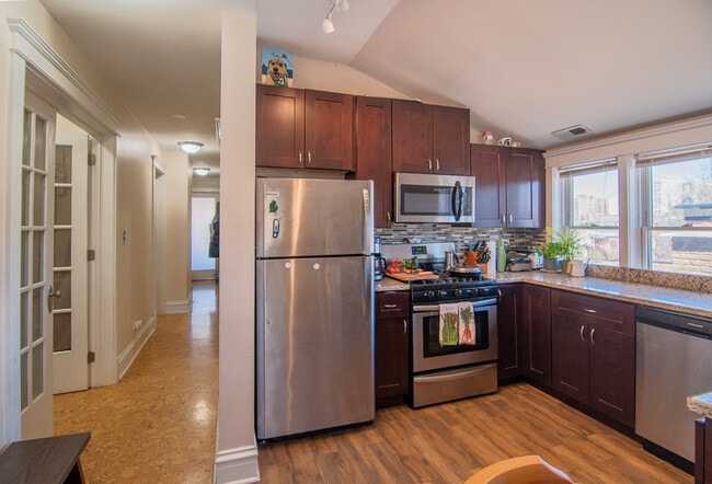 Foto del edificio - 1252 W Elmdale Ave