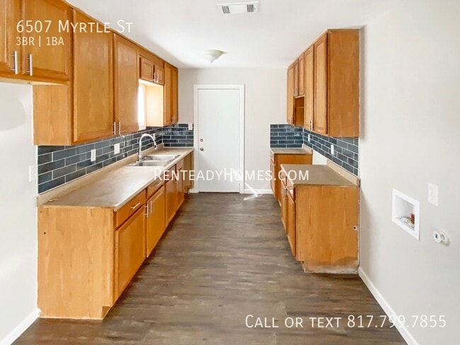 Building Photo - 6507 Myrtle St