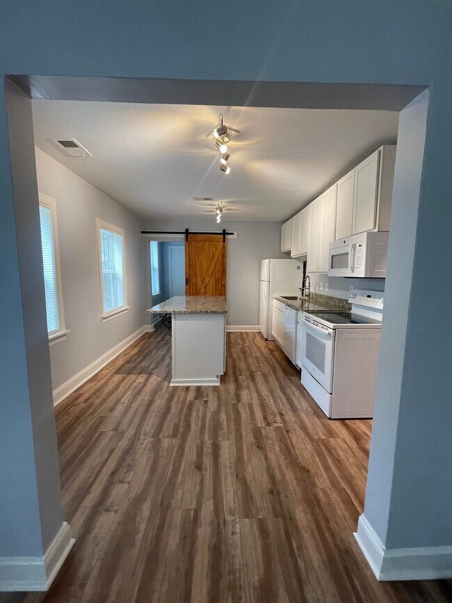 Foto del edificio - 578 Buck St