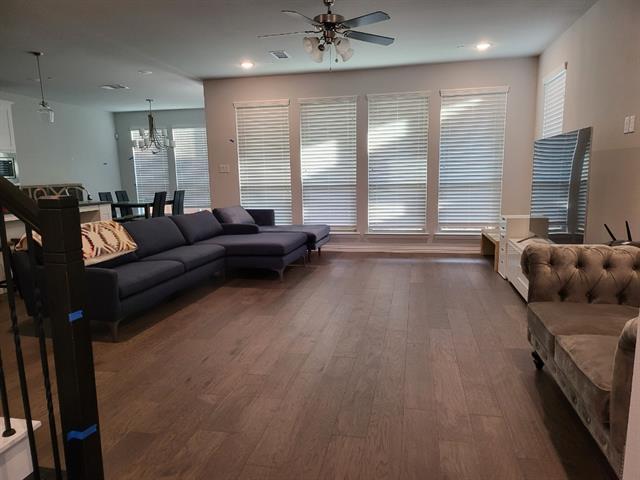 Foto del edificio - 625 Somerset Dr