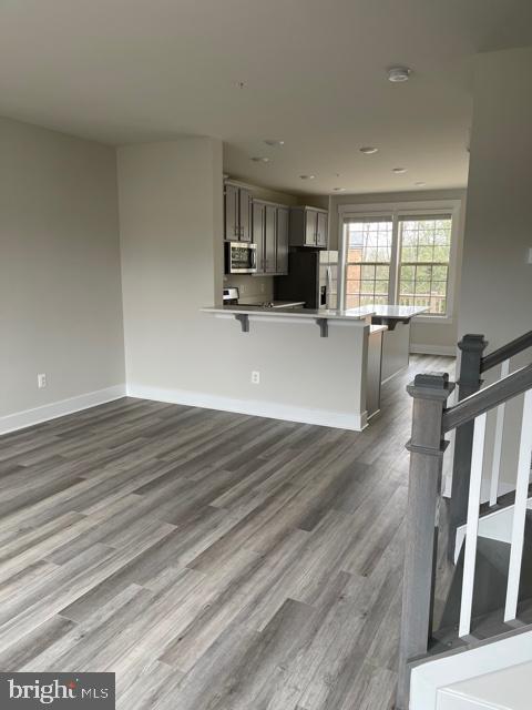 Building Photo - 253 ARMENIAN OAK