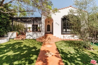 Building Photo - 322 S Citrus Ave