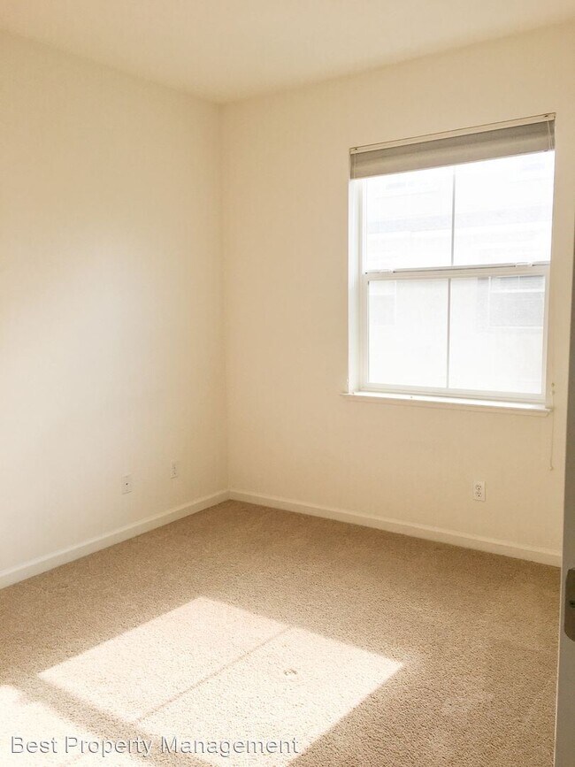 Building Photo - 4 br, 4 bath House - 1315 Westbury Dr.