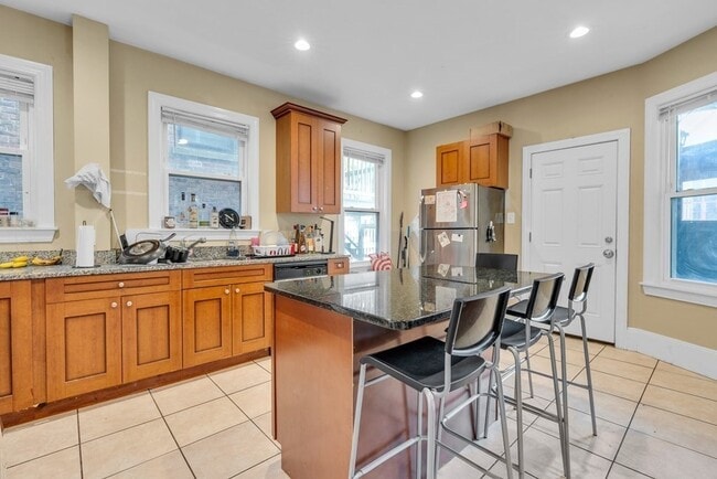 Foto del edificio - 160 Saint Alphonsus St