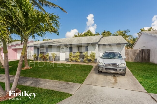 Building Photo - 5990 Ithaca Cir W