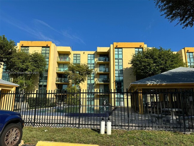 Foto del edificio - 11800 SW 18th St