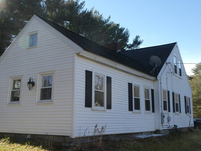 Building Photo - 396 Pearl St