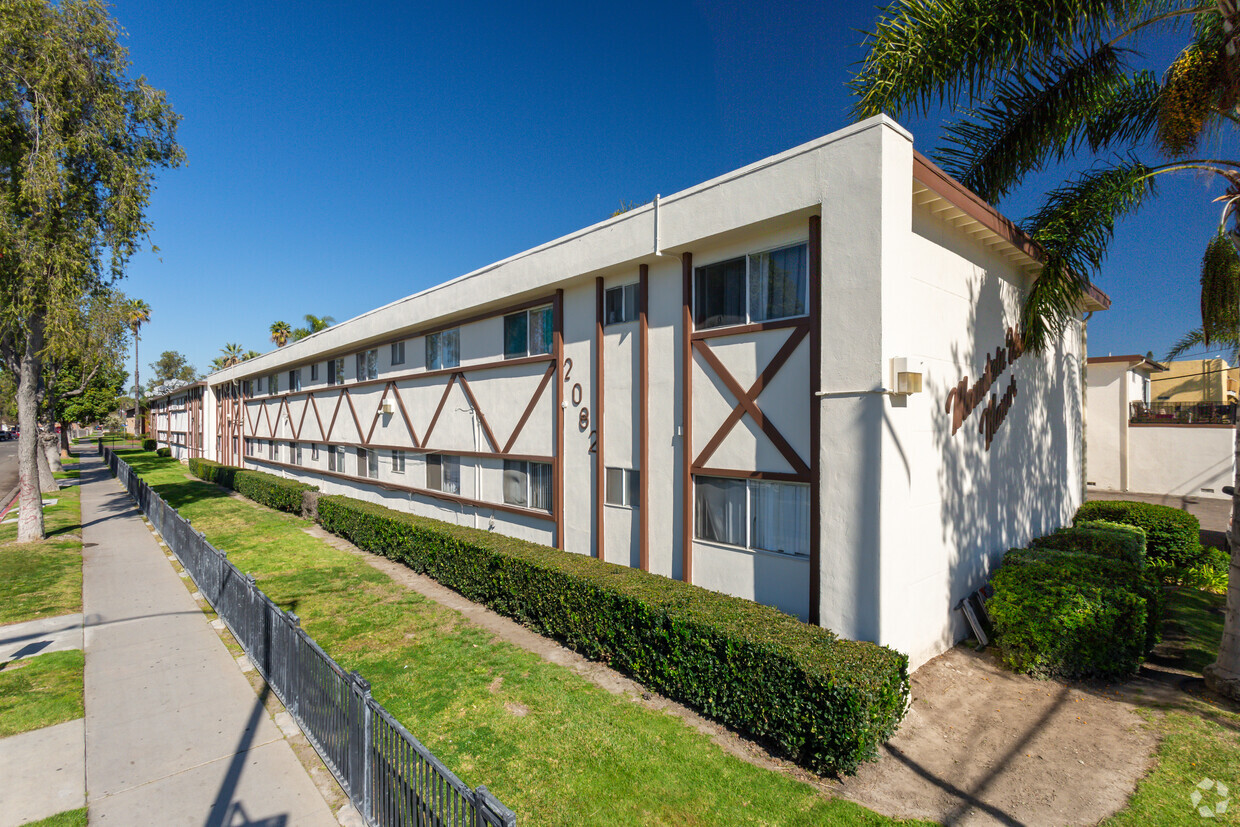 Building View - Mountain View Apartments