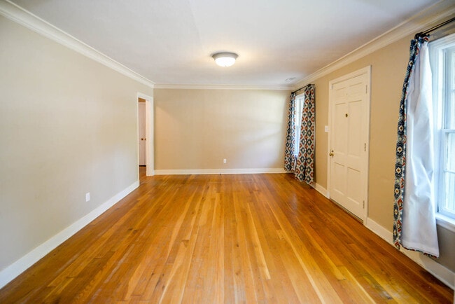 Building Photo - 3590 Shirlwood Ave