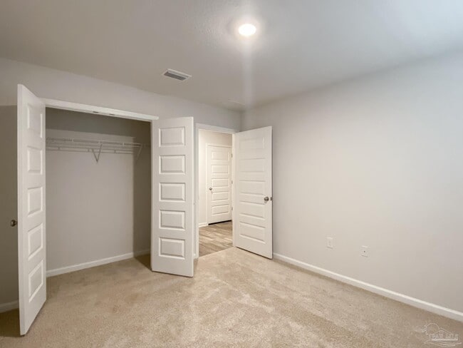 Foto del edificio - 5554 Guinevere Ln