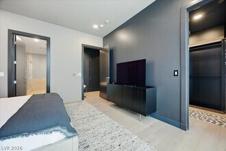 Building Photo - 4575 Dean Martin Dr